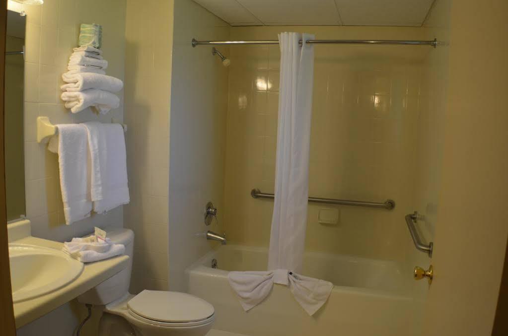 Amber'S Inn And Suites Wisconsin Dells Exteriér fotografie