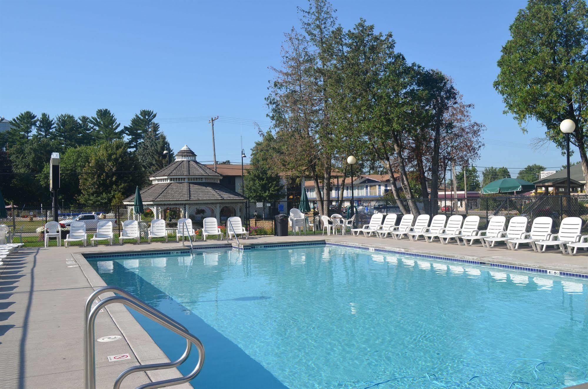 Amber'S Inn And Suites Wisconsin Dells Exteriér fotografie